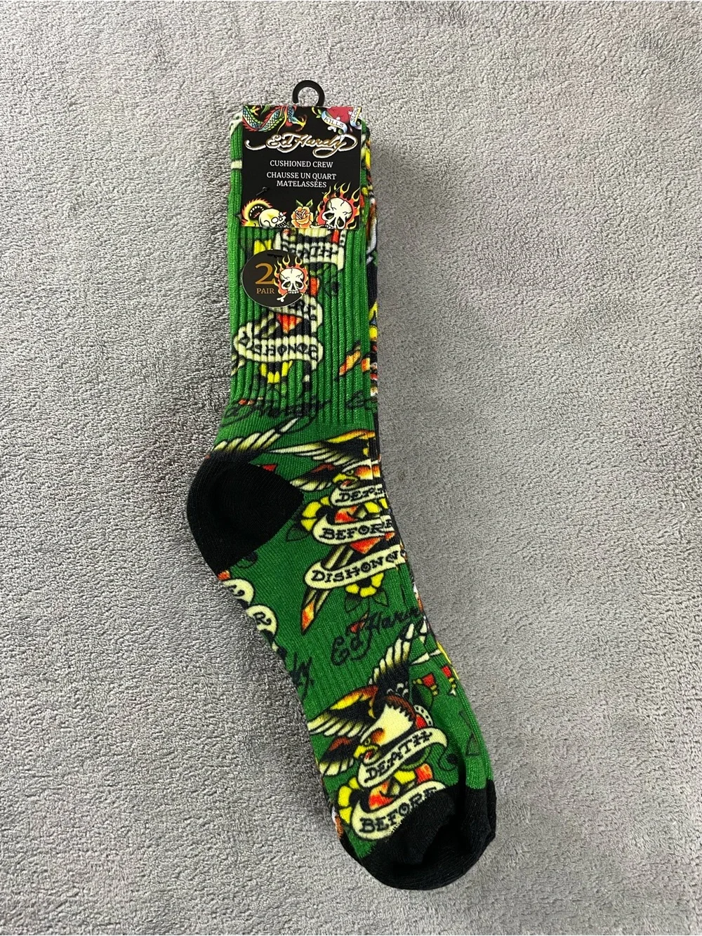 Ed Hardy Mens Cushioned Crew Socks 2 Pair 1 Green, 1 Black New With Tags NWT